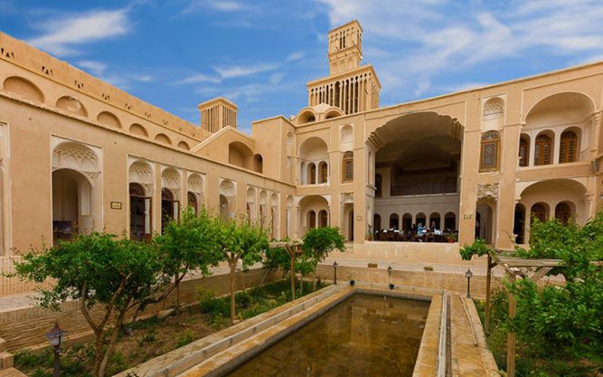 فیلمی از خانه اقا زاده در ابرکوه یزد. زیبا و رویایی