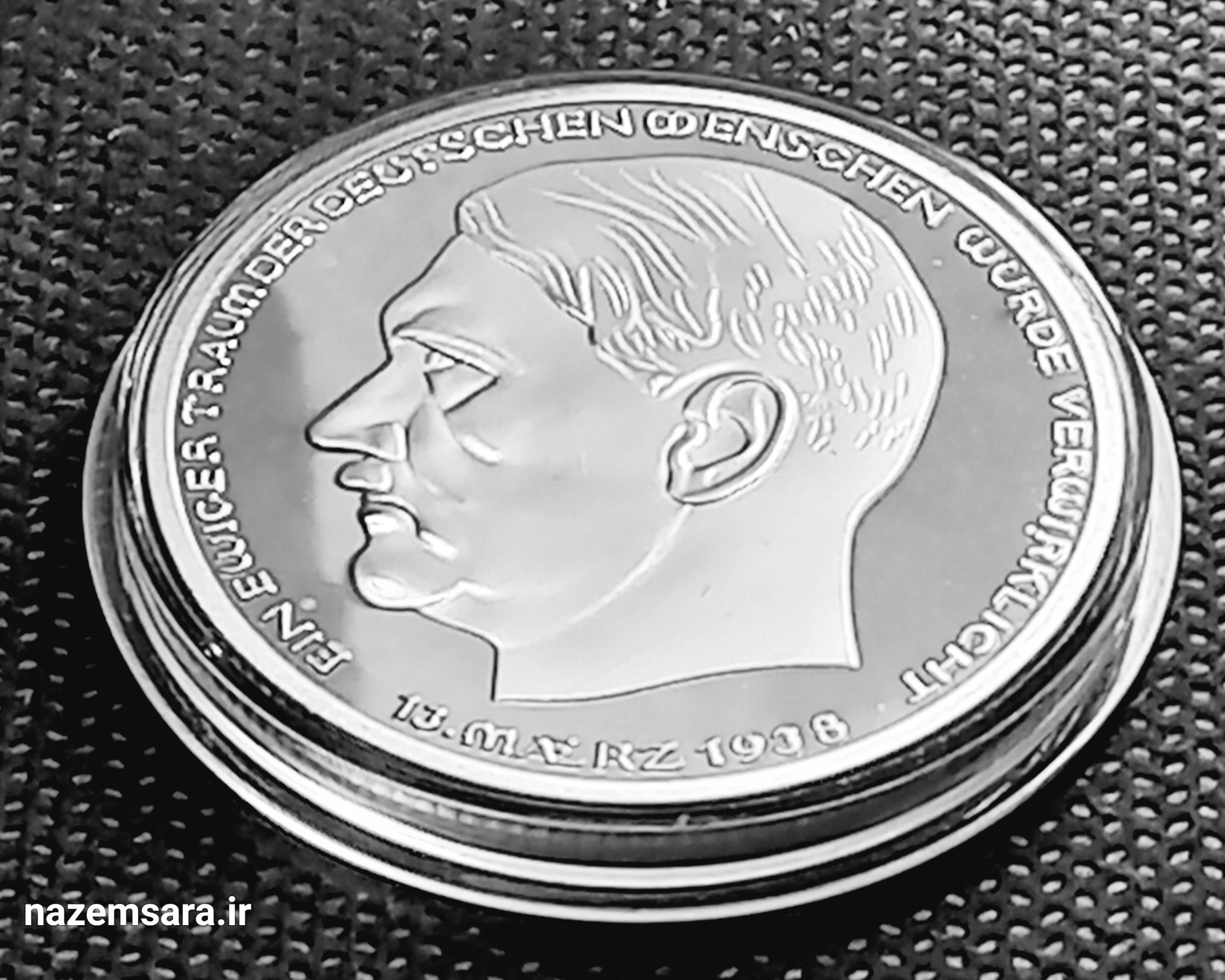 سکه یادبود ادولف هیتلر با کپسول مخصوص